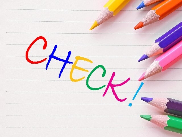 チェック　色鉛筆